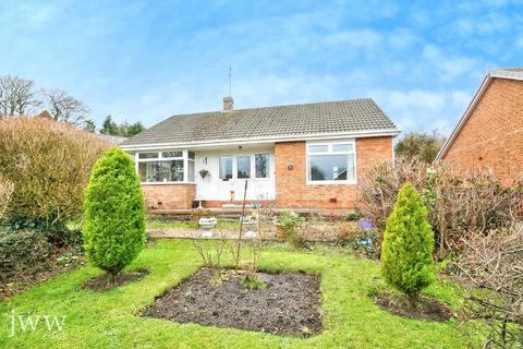 2 bed property, in Hermitage Park, £240,000