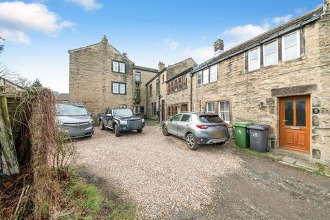2 bed property, in Green End Road, £102,900