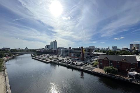2 bed property, in Manchester Waters, £230,000