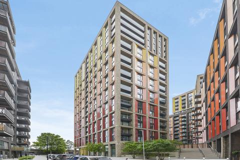 1 bed property, in Ponton Road, £600,000