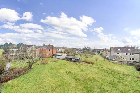 Land, in Bay Lane, £525,000