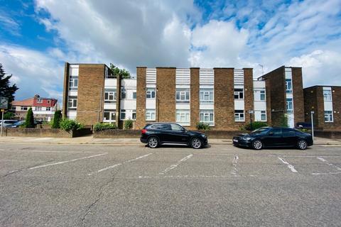 2 bed property, in Milton Road, £345,000