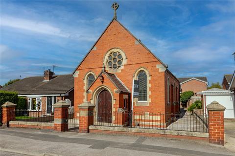 3 bed property, in Roman Road, £395,000