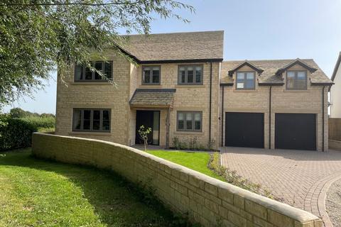 4 bed property, in The Shearings, £895,000