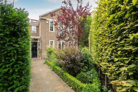 6 bed property, in The Lane, £10,500,000
