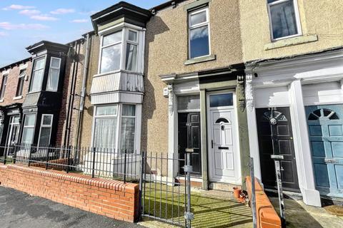 3 bed property, in Dean Road, £79,950
