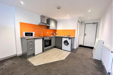 1 bed property, in Anlaby Road, £57,000