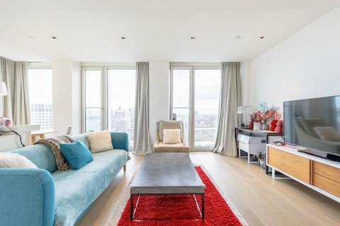 2 bed property, in Southbank Tower 55 Upper Ground, £1,139,000