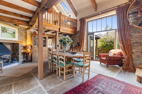 5 bed property, in South Huish, £750,000