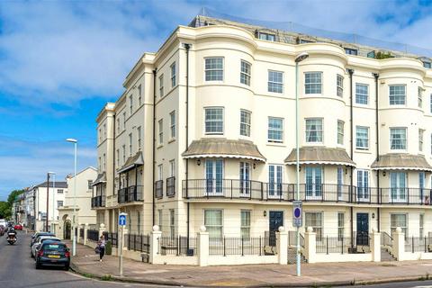 2 bed property, in Marine Parade, £400,000