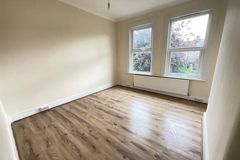 2 bed property, in Blyth Road, £410,000