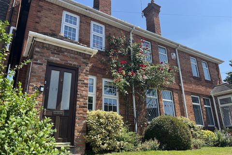 6 bed property, in Henley Street, £675,000