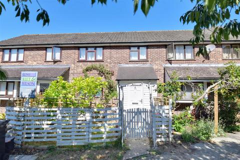 2 bed property, in Henley Fields, £275,000