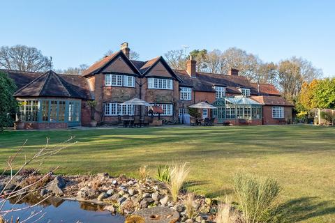 7 bed property, in Reading Road, £2,250,000