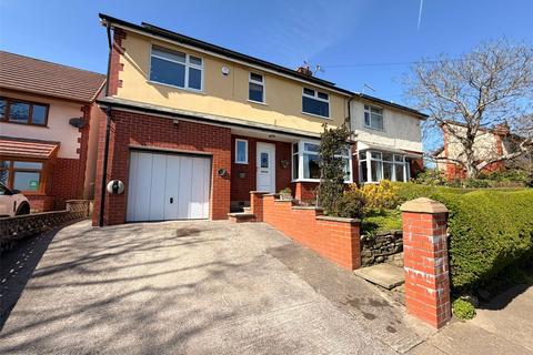 5 bed property, in Brownlow Road, £385,000