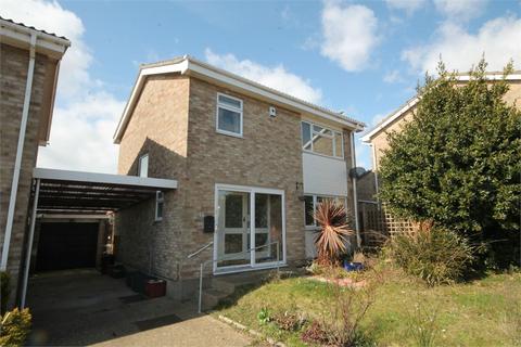 3 bed property, in Grange Close, £295,000