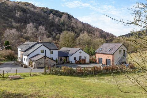 4 bed property, in Pant Du Road, £750,000