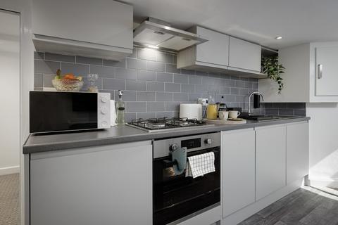 6 bed property, in Springfield Road, £360,000