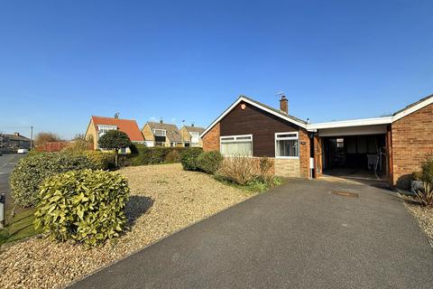 2 bed property, in Pasture Lane, £240,000