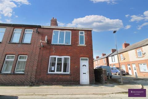 4 bed property, in Princess Street, £100,000