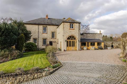 7 bed property, in The Priory, £625,000