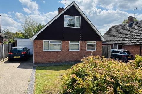 3 bed property, in Dunham Close, £350,000