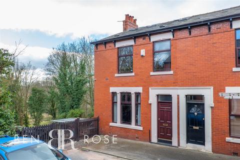 5 bed property, in Fenton Road, £345,000