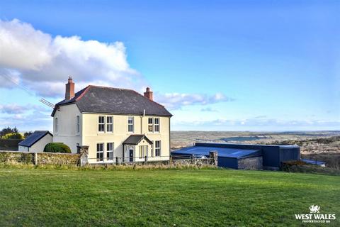 5 bed property, in Crymych SA41, £695,000