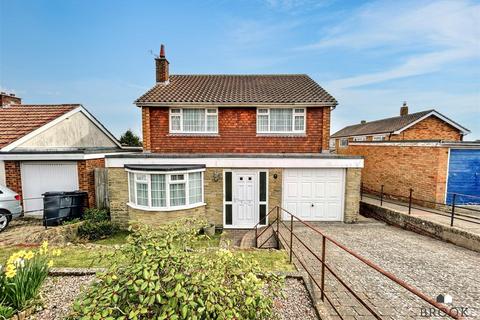 5 bed property, in Filching Road, £425,000