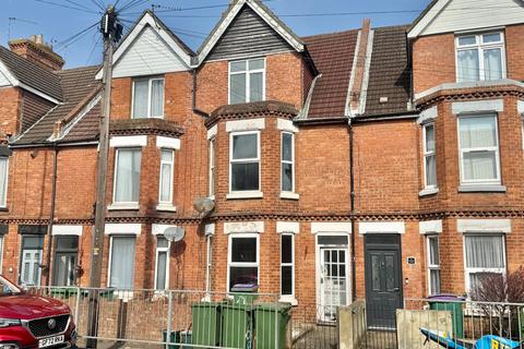 5 bed property, in Pavilion Road, £250,000