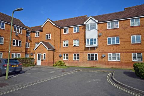 2 bed property, in Aspen Grove, £165,000