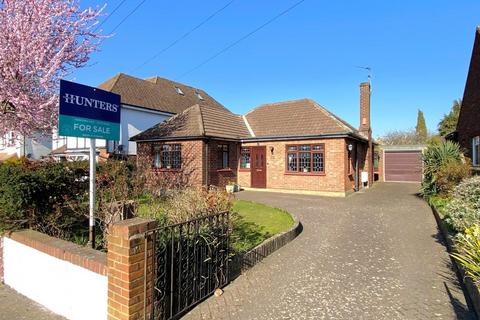 3 bed property, in Singlewell Road, £650,000