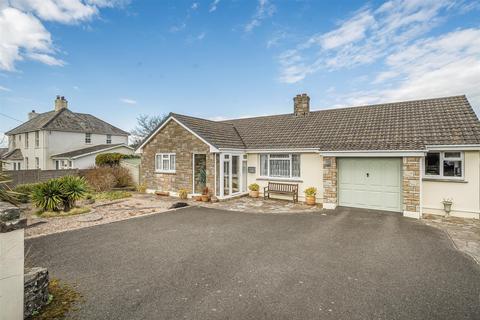 3 bed property, in Harton Cross, £550,000