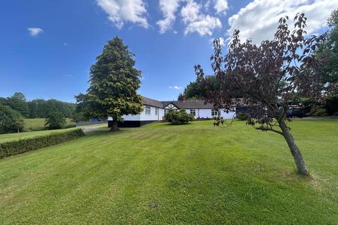 4 bed property, in Kington, £570,000