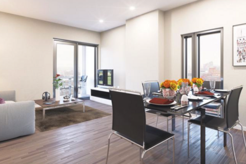 2 bed property, in Chapel Street, £290,000
