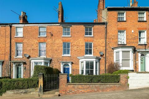 4 bed property, in Lindum Road, £220,000