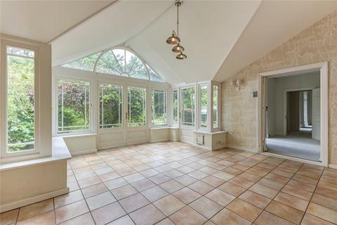 3 bed property, in Guillards Oak, £1,050,000