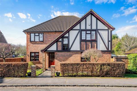 4 bed property, in Croffets, £849,950
