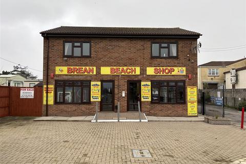 2 bed property, in South Road, £365,000