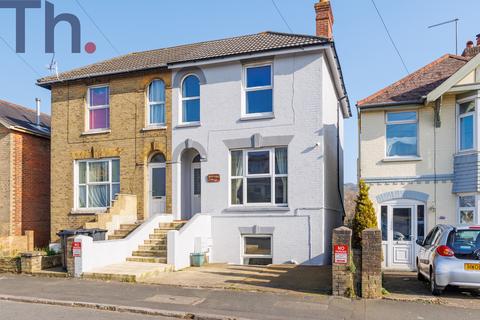 4 bed property, in Ryde PO33, £285,000