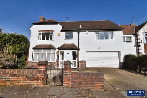 4 bed property, in Stoughton Avenue, £700,000