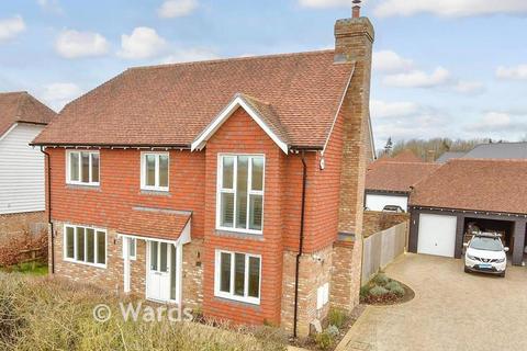 4 bed property, in Bartlets Lane, £675,000