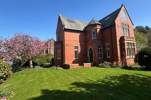 5 bed property, in Cemetery Lodge, £1,250,000