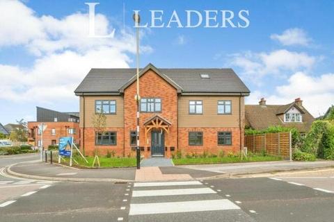 7 bed property, in Highlands Road, £1,250,000