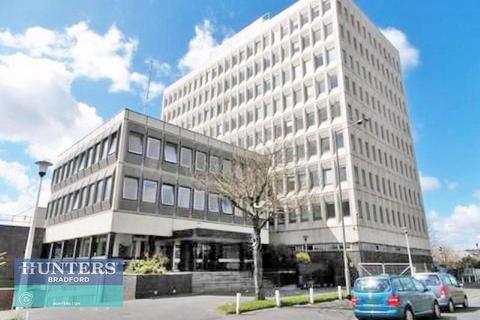 1 bed property, in Colonnade House, £10,000