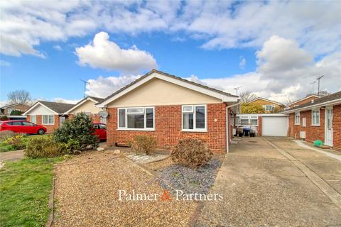 2 bed property, in Poplar Grove, £350,000