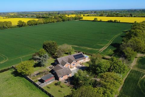 5 bed property, in Swilland, £675,000