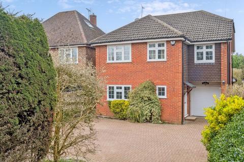 4 bed property, in Rickmansworth Lane, £865,000