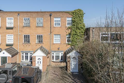 4 bed property, in Palmerston Road, £675,000