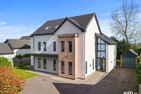 5 bed property, in Sheepwalk Lane, £995,000